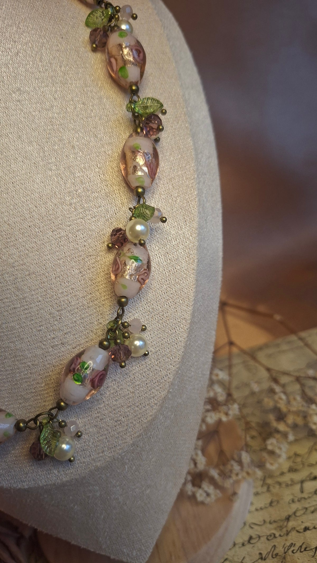 Schmuckset – Halskette, Armband & Ohrringe mit Lampwork-Rosen & Glasperlen