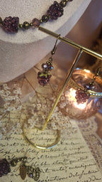 Hänger-Ohrringe mit Lampwork-Himbeerperlen in Violett