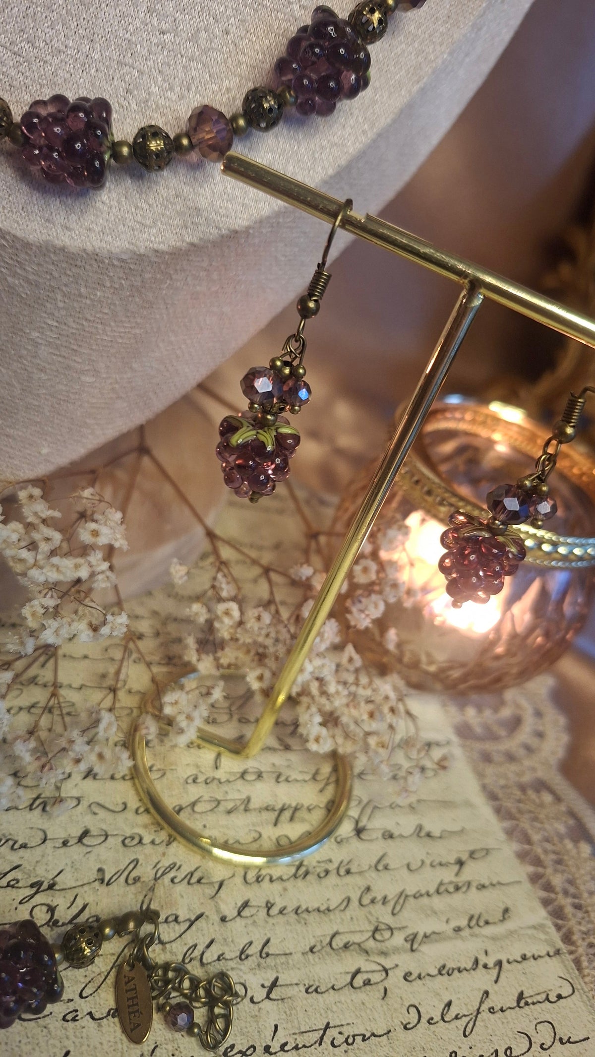Hänger-Ohrringe mit Lampwork-Himbeerperlen in Violett