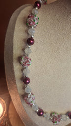 Detailaufnahme Lampwork-Blütenperlen rosa-weiß