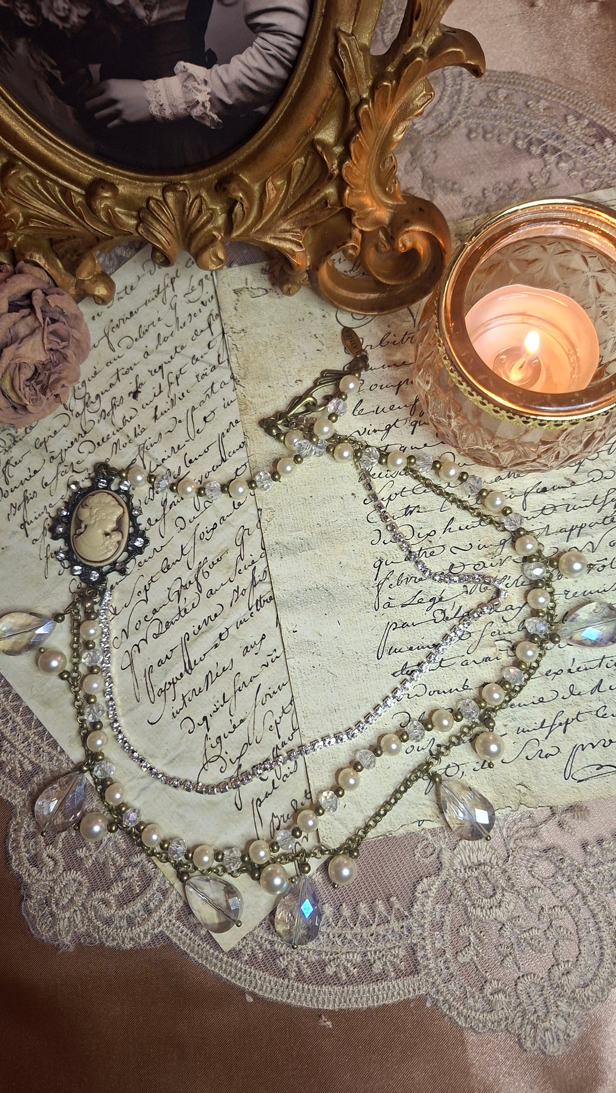 Shabby Chic Kamee Collier – Dreiteilige Halskette mit Strasskette & Kristalltropfen