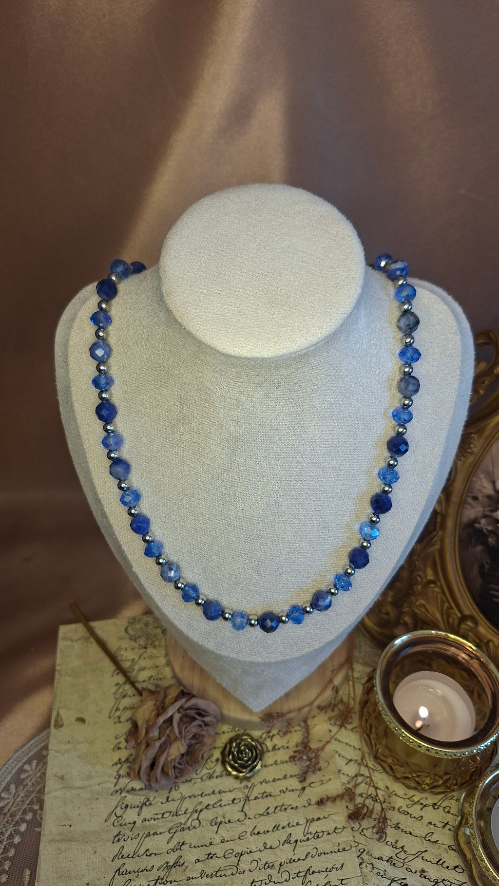 Himmelblau – Halskette mit Lapislazuli und Glas