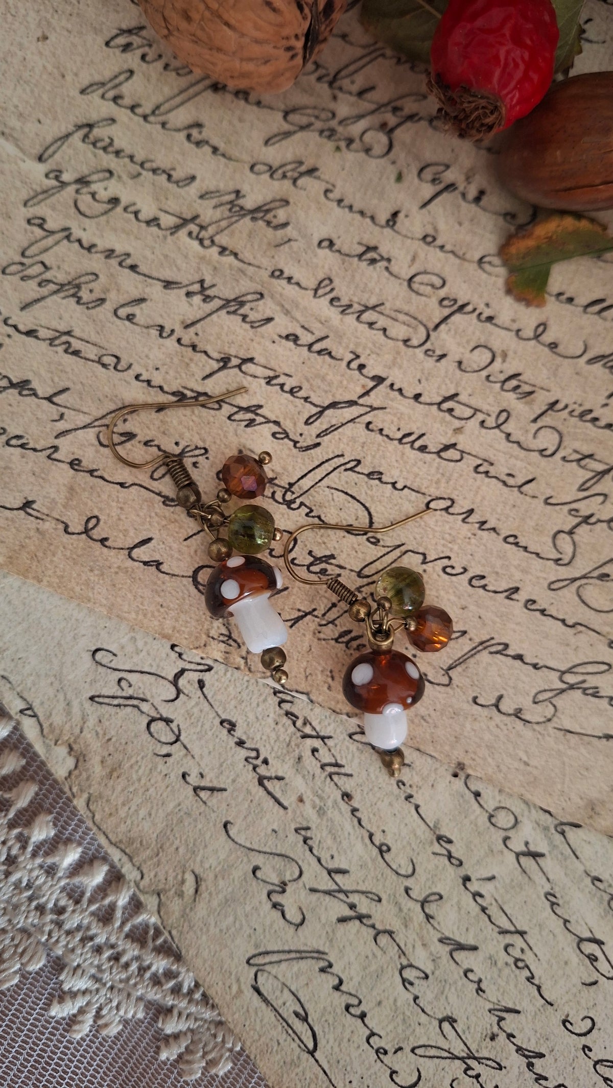 Waldzauber – Ohrringe mit Lampwork-Pilzen