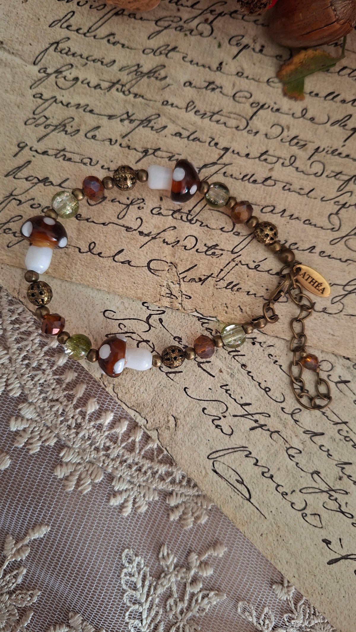 Waldzauber – Armband mit Lampwork-Pilzen